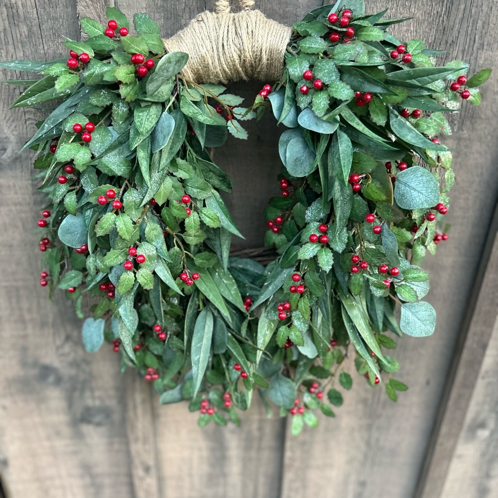 Elegant Green and Red Holiday Wreath